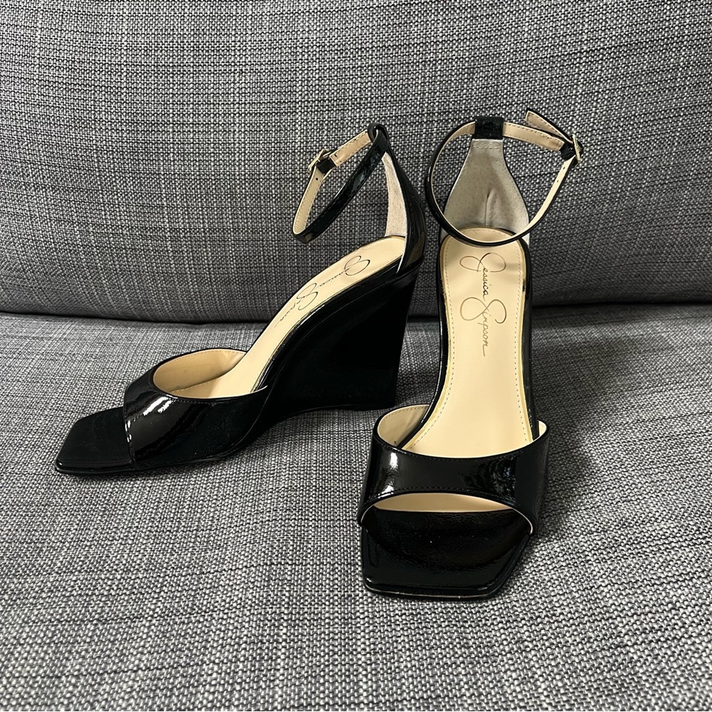 NWT Jessica Simpson Black Patent Wedge Sandals with Ankle Strap Sz 7